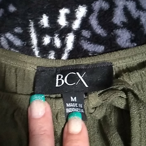 Off shoulder top - Picture 2 of 6